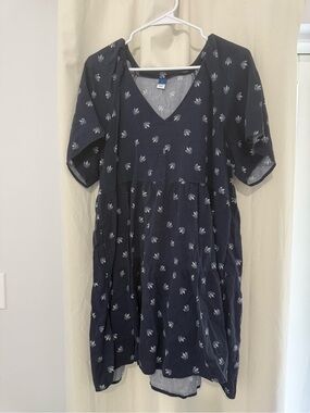Old Navy Navy Floral V-Neck Midi Dress